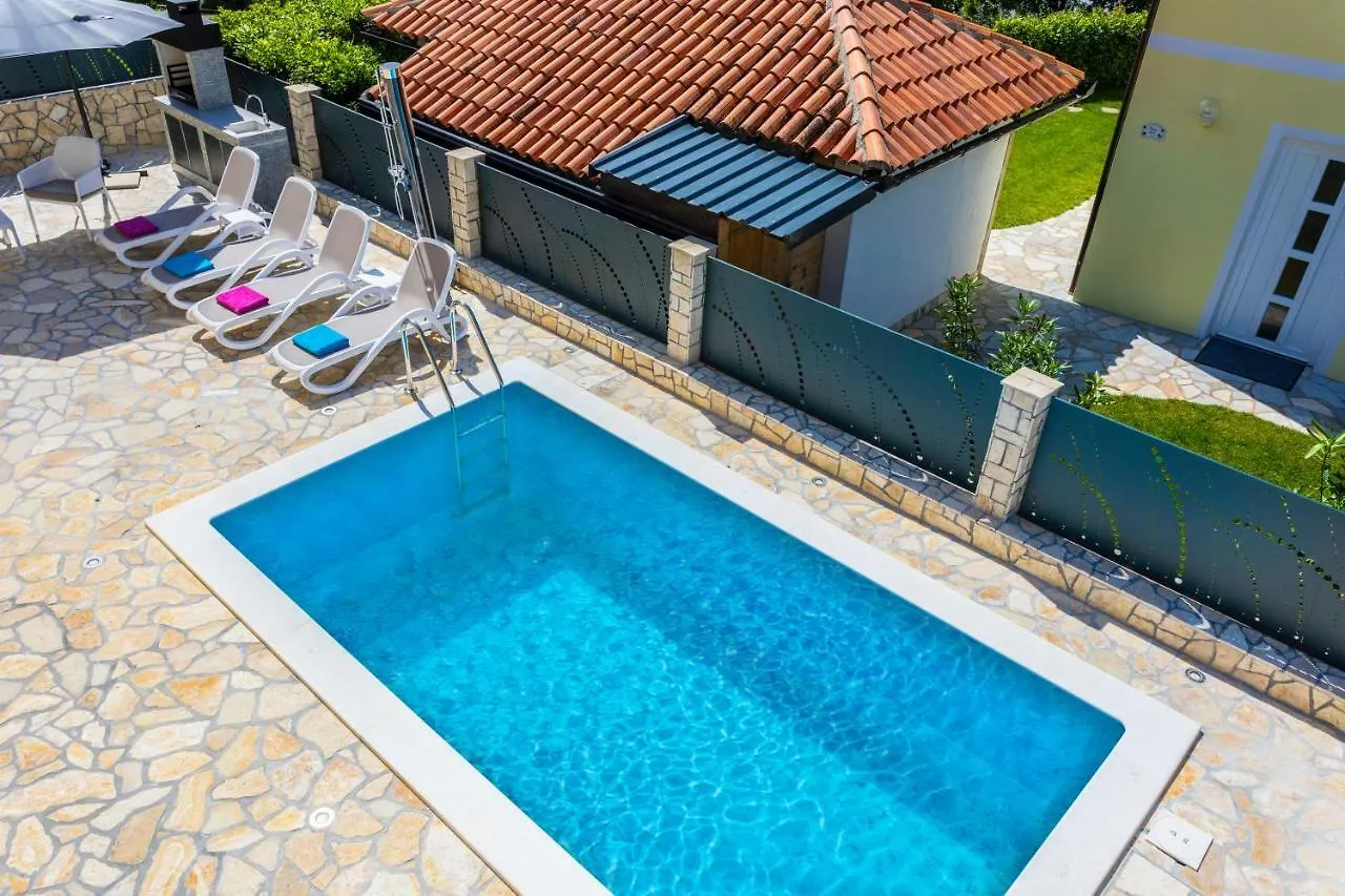 Villa Oasis Klimno 0*,  Croatia
